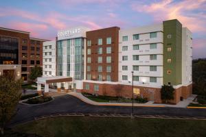 Queen Room with Two Queen Beds room in Courtyard by Marriott Knoxville West/Bearden