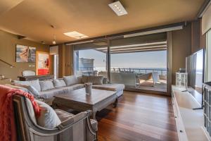 RentitSpain - Almuñécar - Villa de Ensueño Vista al mar Confort y Piscina