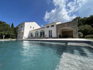 Villas Maison de Maitre Albitru - Piscine - Vue Golfe St-Florent : photos des chambres