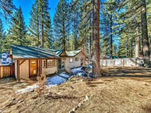 2556H Lazy Bears Den