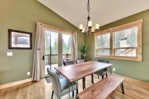 1376MD Angora View