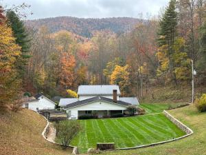 Lowell's Hollow in Virginia's Blue Ridge Mountains
