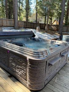 1760T Thunderbird Cabin - 4hvězdičkové hotely ve městě South Lake Tahoe