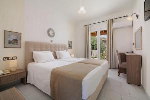 Double Room with Garden View room in Nefeli