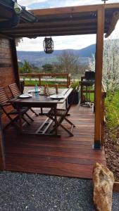 Chalets Maison bois vue Causse Larzac et viaduc : photos des chambres