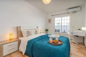 HostWise - Bright & Cozy House with Terrace - Alvisquer