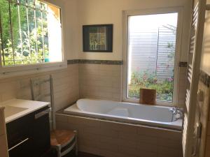 Villas Villa de Charme magnifique vue Panoramique et Piscine : photos des chambres