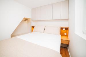 Casa Lobos by Quantique