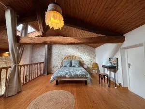 Gîte 100m2- piscine partagée - Corme-Écluse