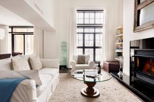 Prime Location Village Home - Bondurant 95-4