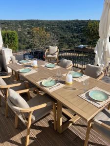 Villas Villa 10 P piscine lagon avec vue epoustouflante proche Uzes : photos des chambres