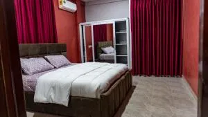 Opheboat Villa and Cuisine Services - Augustinesborg