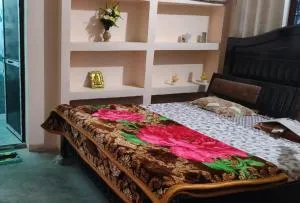 Serene Home Stay - Jhūsi