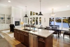 Long Lake Fox Den - Dog Friendly - Interlochen