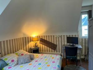 Hotels Au Ptit Mousse - Hotel et Restaurant : Chambre Quadruple Classique
