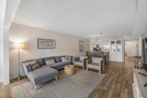 Edgewater West 65 by Vacation Homes Collection