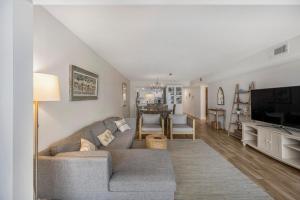 Edgewater West 65 by Vacation Homes Collection