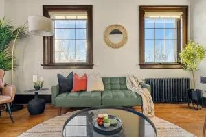 The Accountant - Sleeps 3 Guests - DT Drumheller - Grainger