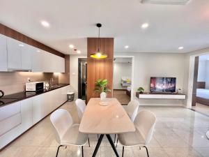 Vinh Hoi Apartments - Luxury Apartment Furnished Suites