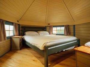 Sunset Retreats The Double Hobbit