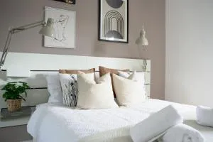 Sunnyside Penthouse - New Monkland