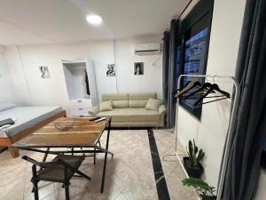 Isli Plazh 13 Studio