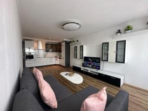 High rise cozy 2BRD flat - Ubytování bez kategorie ve městě Praha