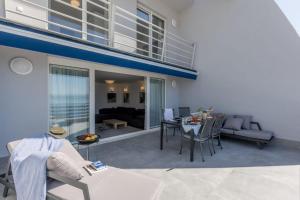 VELEBOS SUPERIOR APARTMENT - spacious luxury four-room apartment on 220 m2 - panoramic view of the sea and islands - prestigious location by the sea to the new city center of Žnjan - top amenities - free garage parking space