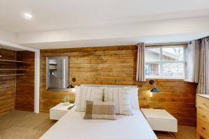 Marketplace Lodge 326