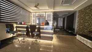 Rajmahal Premium Hotel & Banquet - Gulzārbāgh