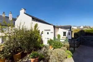 Spacious & relaxing cottage stay with free parking - Flookburgh