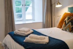 Spacious & relaxing cottage stay with free parking