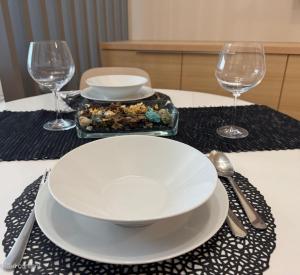 Downtown Charm with free parking spot