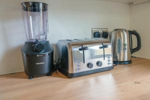 Modern Home with Games Room, Watford