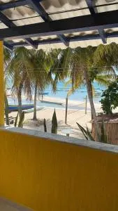 Casa Amarela em frente ao mar - Pratigi