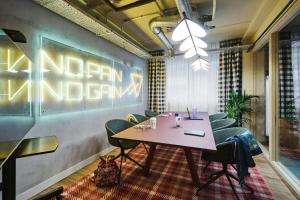 Hotels Moxy Annecy : photos des chambres