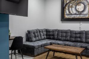 Suite de 2 recamaras con balcón en Centro 301