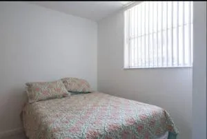 COZY ROOM CLOSE to BEACH FOR 1 PERSON INSIDE AN APT - نورث ميامي بيتش