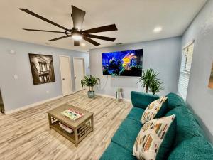 Heart of GNV with King beds