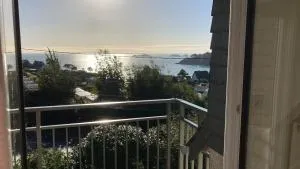 Villa Cancale, vue mer, 15 pers, plage à 200m - Cancale