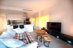 Aborado Thrust Marbella