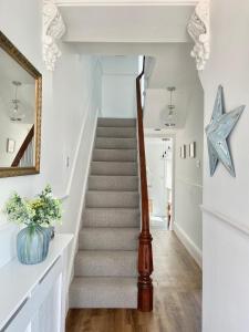 A stunning Victorian house minutes from the beach