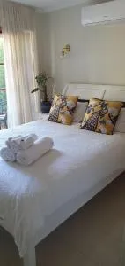 The Guest Room, Barossa - Lights Pass