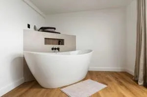 Lulla Lodge - Lower Boscaswell