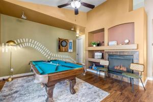 Cozy 4BR Near Ski Resort - Firepit & Pool Table - 3hvězdičkové hotely ve městě Flagstaff