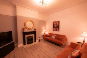 Wingrove 5 Bdrm Large House Free Parking and Wifi