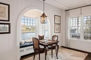 White Cottage - Hubbards