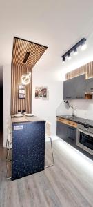 ALMAR WeGo Puerto Santiago! Habitaciones Privadas con baños compartido- Private Rooms in Shared Apartment