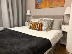 Beautiful Rooms near Hampton Court - 莫尔西