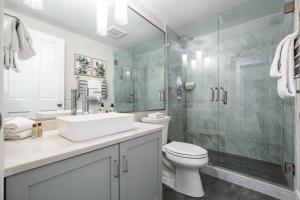 Townhome | Private hot tub | BBQ | Pets